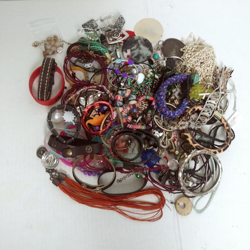 JEWELRY Crafting Lot Jewelry Broken Scrap And Crafts
